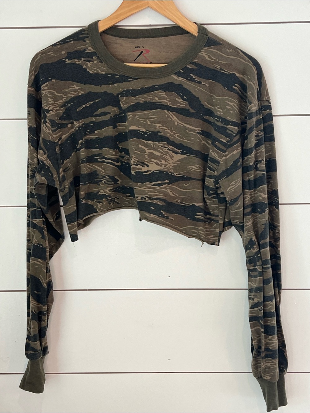 Rothco Camo Cropped Long-Sleeve‎ Top/ indie sleaze